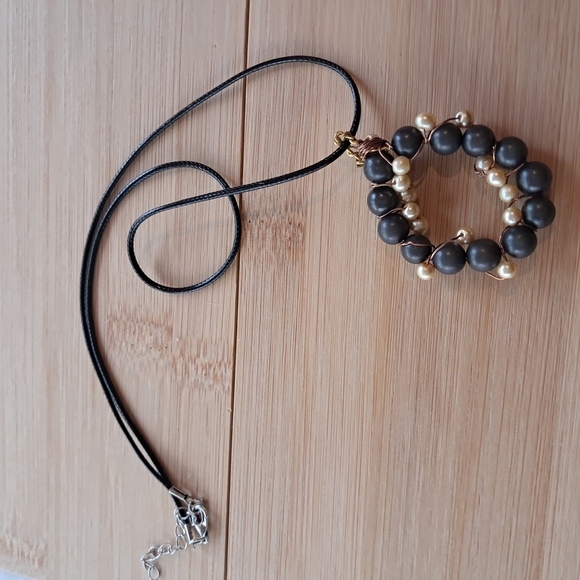 Black and Gold Circular Beaded Necklace - Picture 6 of 6